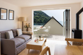 Ocean Reach, Stunning Sea View and Balcony, 2 BR, 2 BA